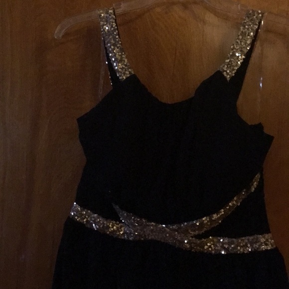 Dress - Picture 3 of 4